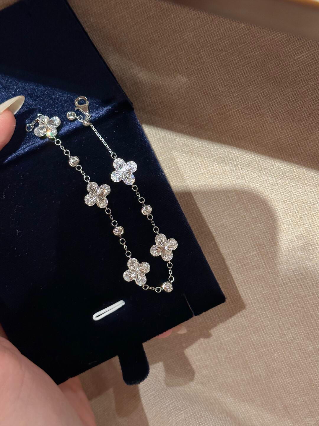 Lucky Clover Bracelet